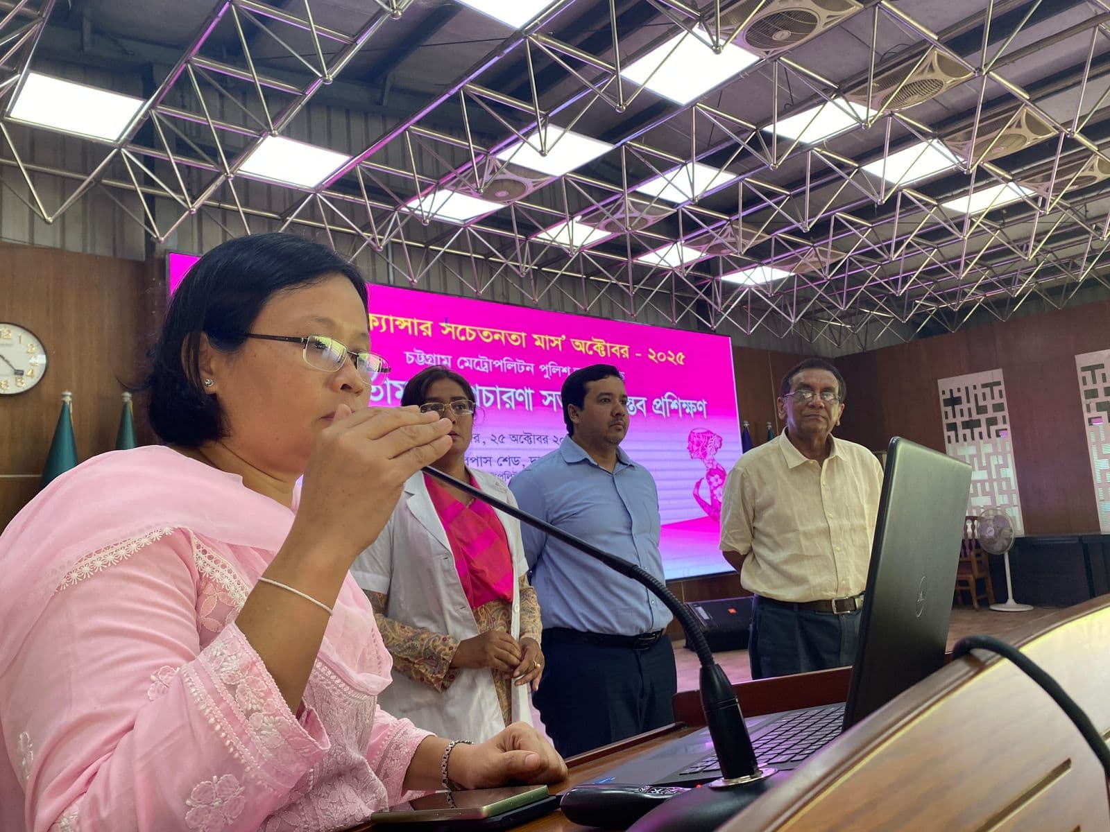 ব্রেস্ট ক্যান্সার সচেতনতায় প্রশিক্ষণ পেলেন তিনশতাধিক মহিলা পুলিশ