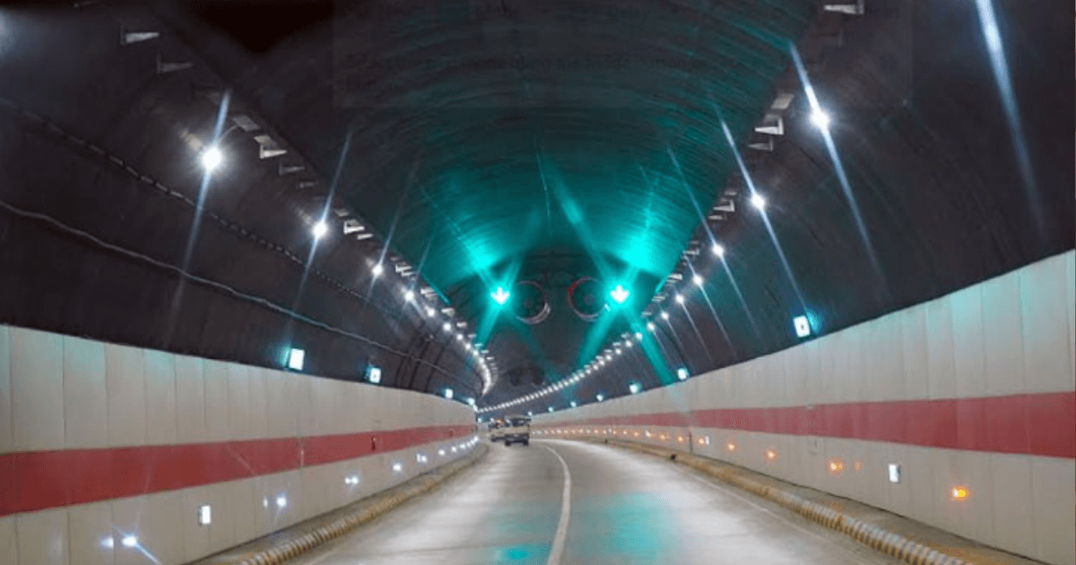 কর্ণফুলী টানেলে প্রাইভেটকার দুর্ঘটনায় আহত ২ নারী