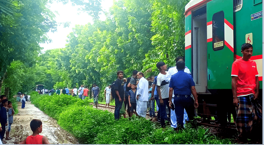 কক্সবাজার এক্সপ্রেস ট্রেনের বগি বিচ্ছিন্ন