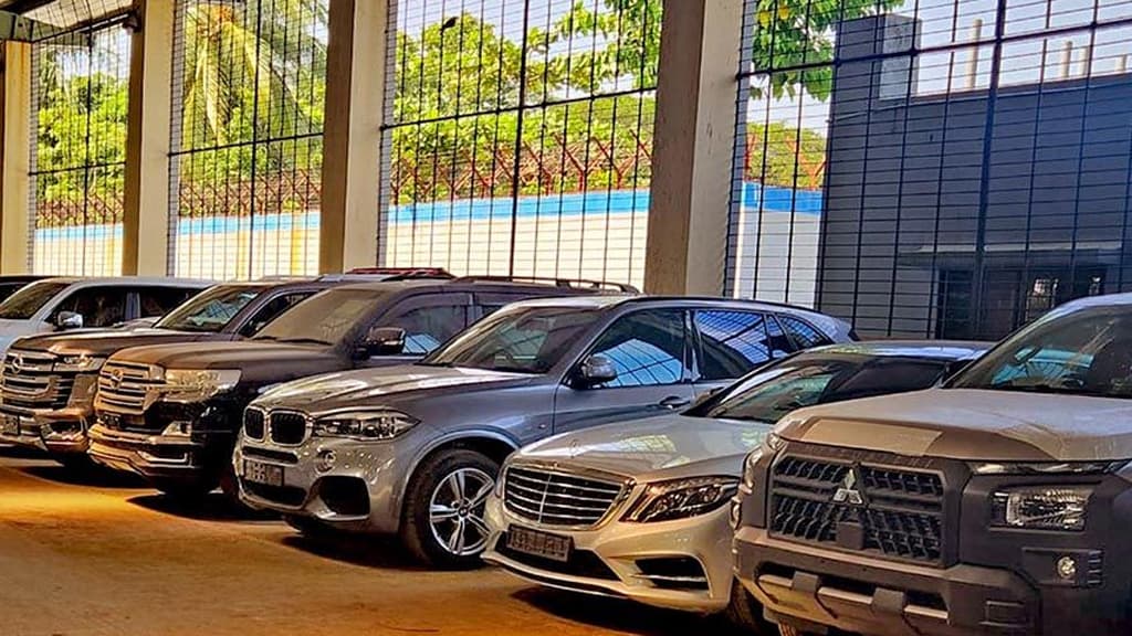 কাস্টমসে আটকে থাকা এমপিদের গাড়ি যাচ্ছে সরকারের মালিকানায়