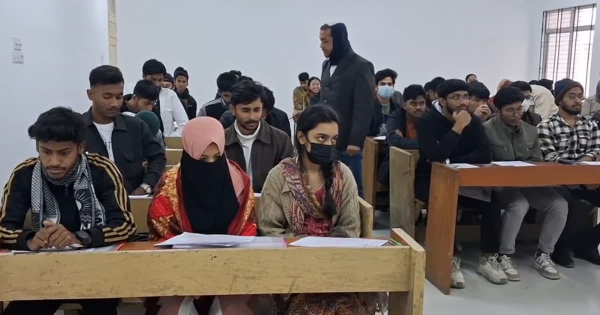 চবির ভর্তি পরীক্ষায় এক সিটে তিন শিক্ষার্থী