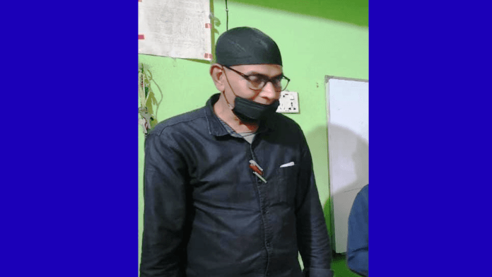 চট্টগ্রামে স্কুল ভবনে শিক্ষকের ঝুলন্ত লাশ