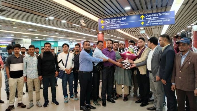 দেশে ফিরলেন ‘বাংলার জয়যাত্রা’র ১৭ নাবিক